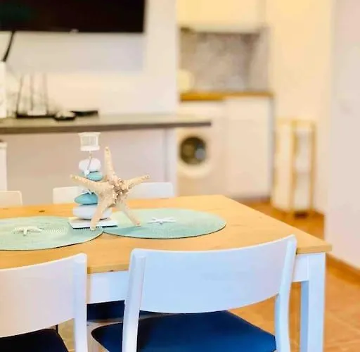 Lovely Near The With Pool & Wifi Apartamento