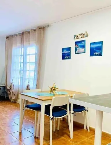 Lovely Near The With Pool & Wifi Apartamento *