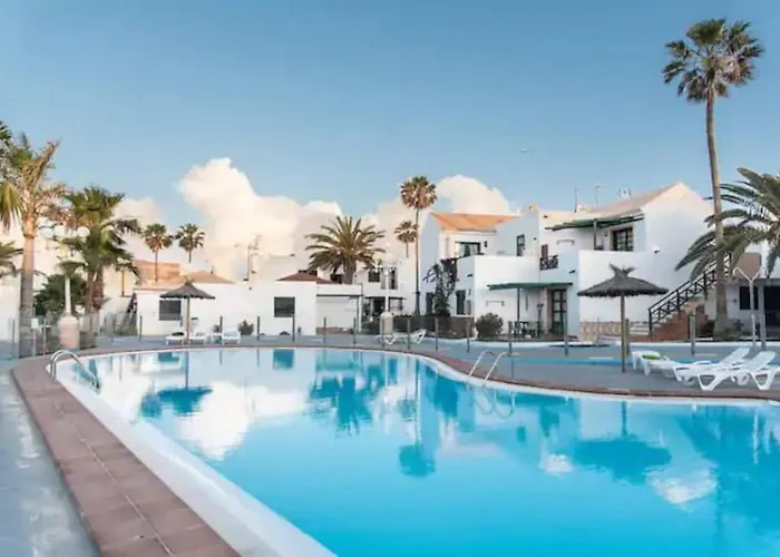 Lovely Near The With Pool & Wifi