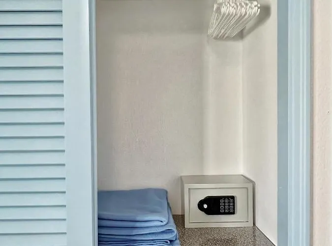 Lovely Near The With Pool & Wifi Apartamento