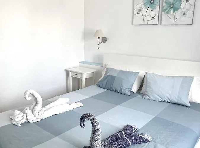 Lovely Near The With Pool & Wifi Apartamento