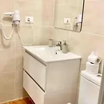 Lovely Near The With Pool & Wifi Apartament
