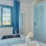 Lovely Near The With Pool & Wifi Apartament