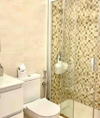 아파트 Lovely Near The With Pool & Wifi 칼레타데푸스테