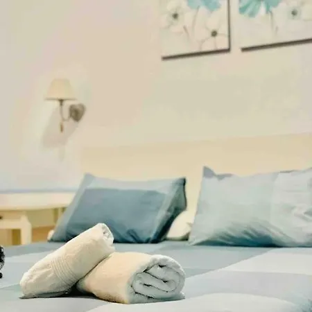 Apartman Lovely Near The With Pool & Wifi