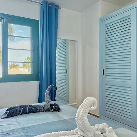 Lovely Near The With Pool & Wifi Apartament