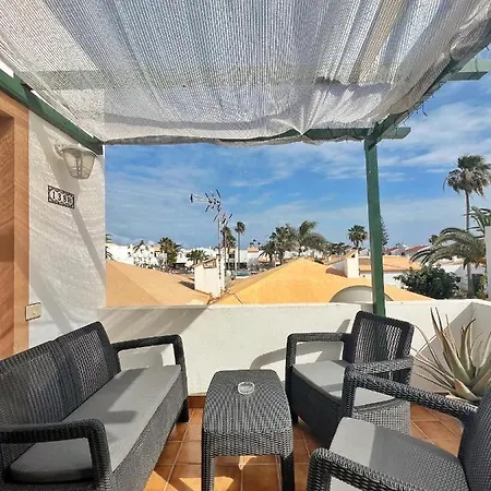Lovely Near The With Pool & Wifi 科斯塔卡莱塔